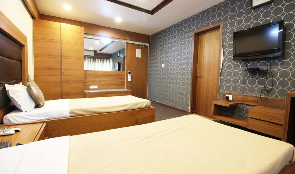 Hotel Kanak Comfort Ahmedabad Eksteriør bilde
